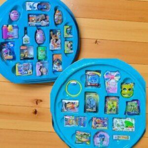Zuru Toy Mini Brands Collector Case w/ 30 Minis – Mixed & Variants